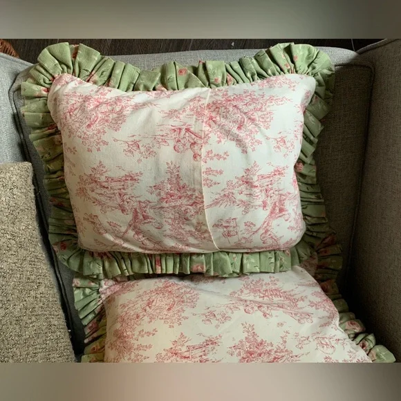 Pair of Rose Ruffled Off White & Pink Toile Pillows - Picture 12 of 12